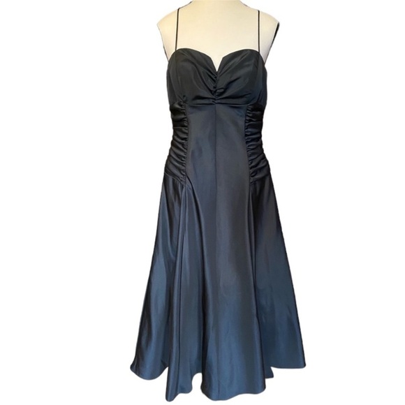 Betsy & Adam Long Silky Black Formal Prom Bridesmaid Gown with Crinoline 10 - Picture 1 of 15